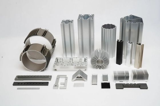 comprar Pintura de resistencia a la corrosión Partes de extrusión de aluminio de 520 grados Formas de aluminio extrusionadas de aluminio personalizado online manufacture