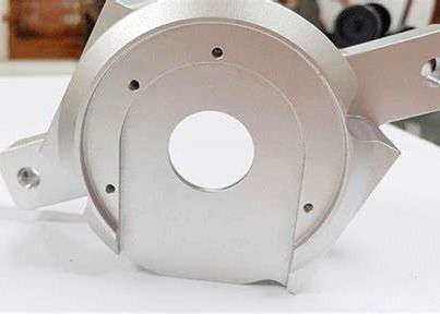 kupować Srebro Wysokiej Precyzji Anodowane Części Aluminiowe Grubość Aluminiowe Obróbki CNC online manufacture