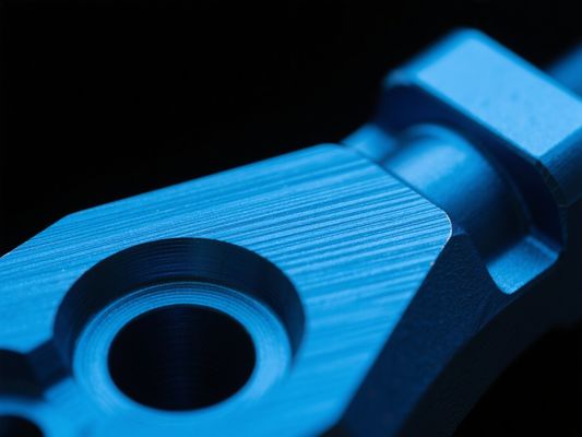 satın al Korrozyona dayanıklılığı artırmak için alüminyum parçalar için anodik oksidasyon, alüminyum bileşenlere uygulanan aşınmaya dayanıklı anodizasyon ve alüminyum parçalar için anodik oksidasyonu iyileştirme yöntemleri online manufacture